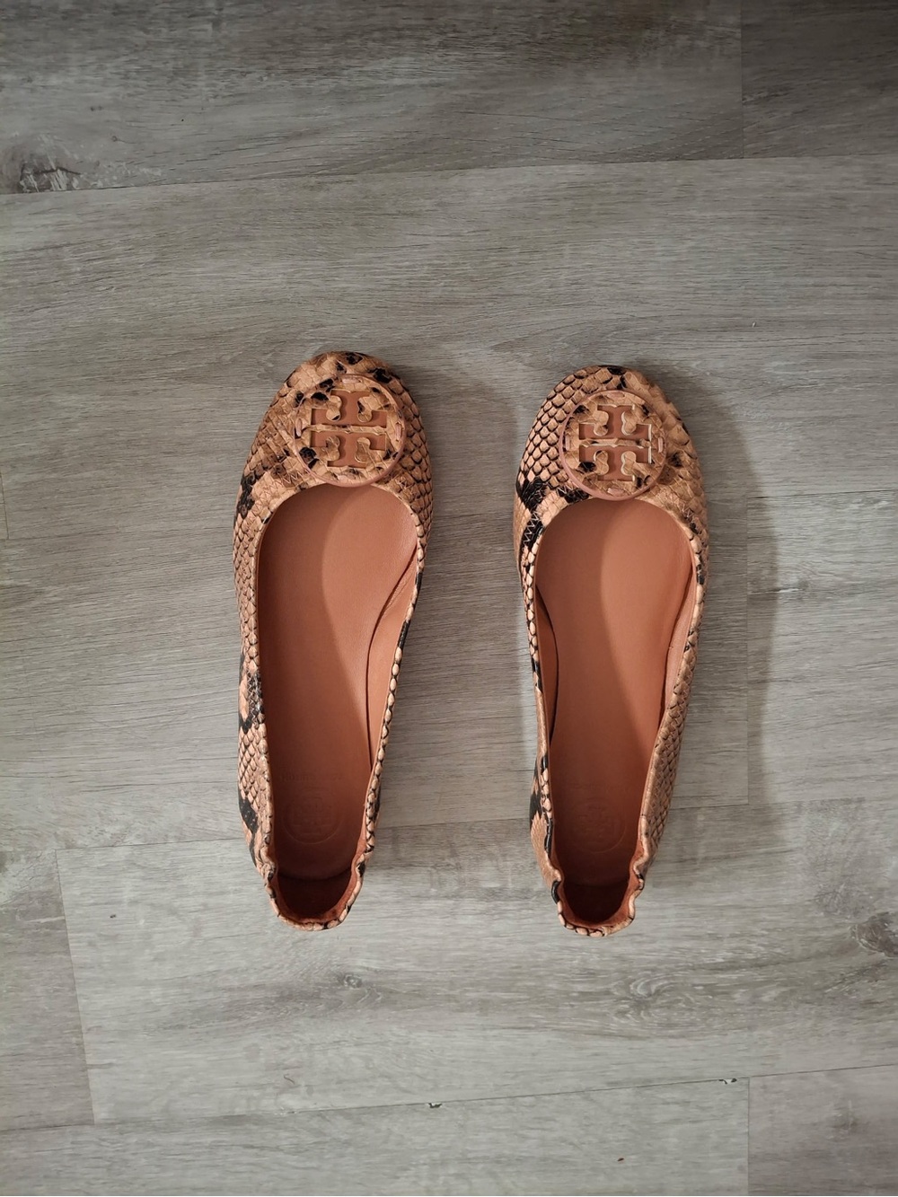 Tory Burch Snake-Print Ballet Flats in Tan and Black size 6